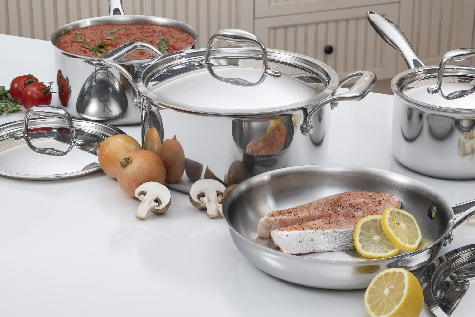 Meyer Accolade Stainless Steel Cookware Set, 10-Piece, Made in Canada - Image 5