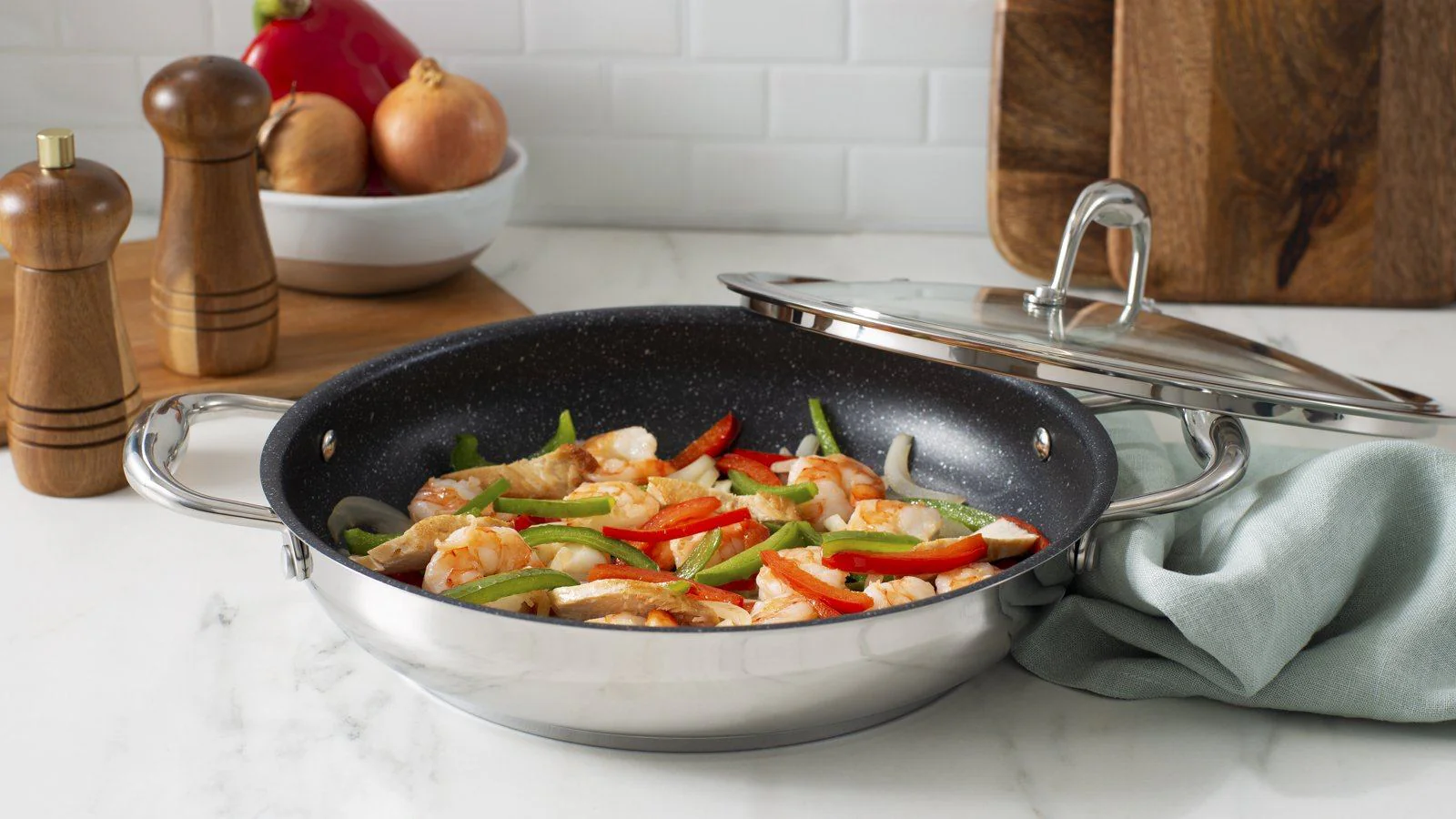 Meyer Accolade Stainless Steel 28cm/11" Everyday Pan Non Stick Skillet with cover, Made in Canada - Image 3