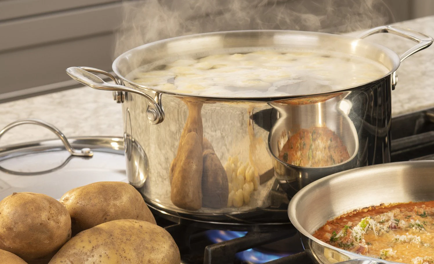 Meyer Confederation Stainless Steel 5L Dutch Oven with cover, Made in Canada - Image 4