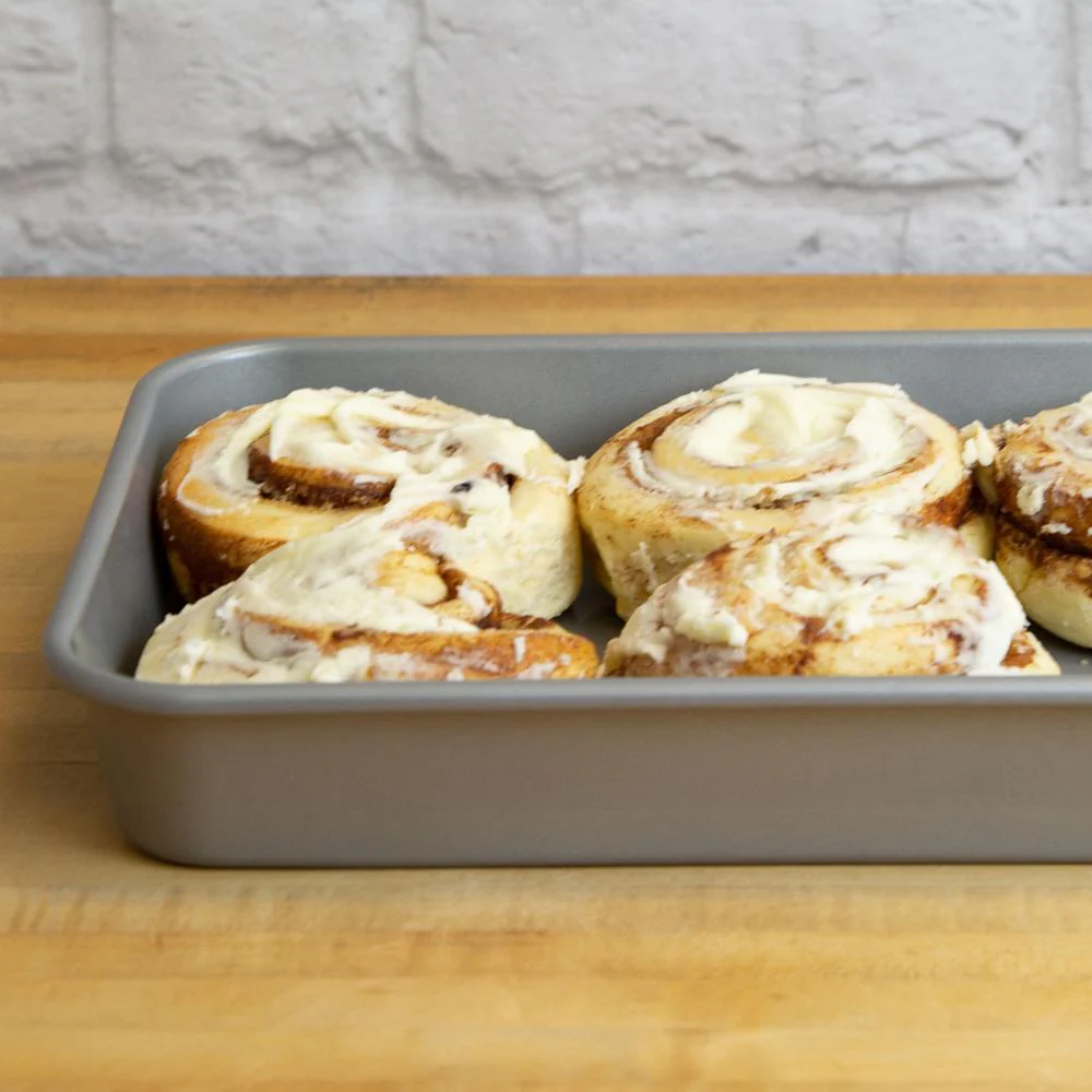 Meyer BakeMaster NonStick 9"x13" Rectangular Cake Pan - Image 3